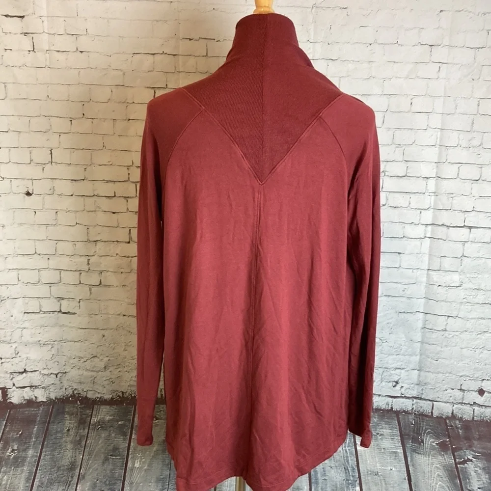 Athleta Nirvana Wear Two Ways Wrap Maple Red Sz Small Gym Yoga Layering Workout - Picture 8 of 14